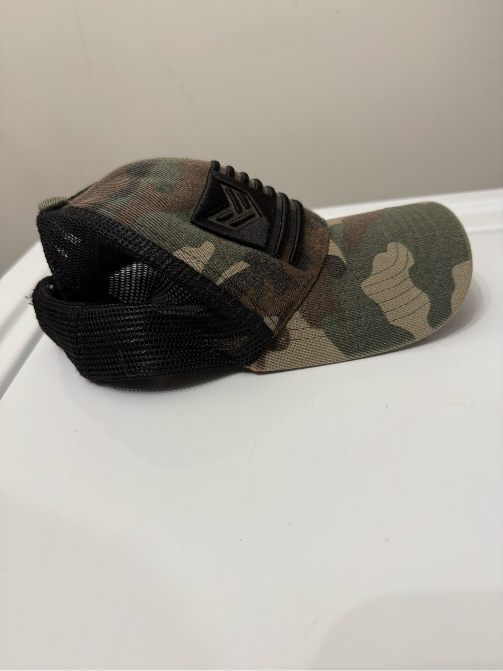 🥳 5 for $25 BUNDLE Men’s Camo Trucker Hat with Black Patch - Casual Military - Picture 4 of 5